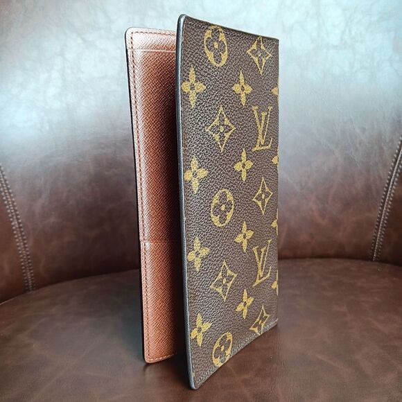 Louis Vuitton Large Size Monogram Cancas Leather Bi-Fold Wallet - Picture 4 of 11